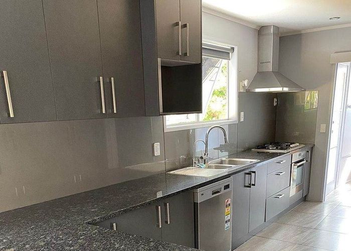  at 5 Vonnell Place, Birkdale, Auckland