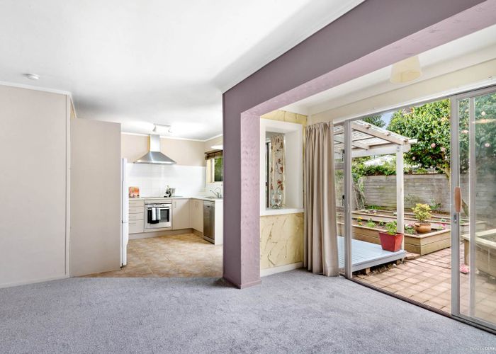  at 4/550 Glenfield Road, Glenfield, Auckland