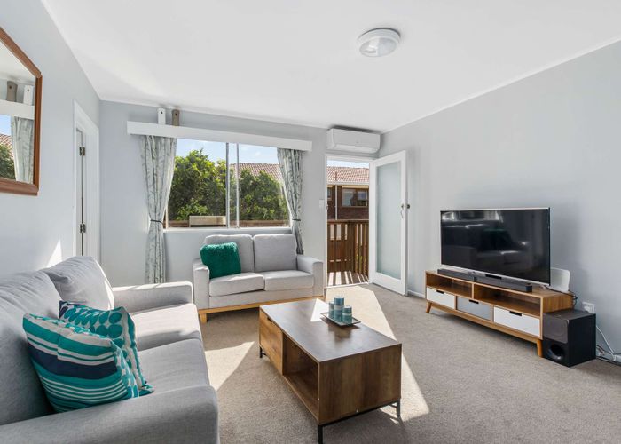  at 2/259 Royal Road, Massey, Auckland