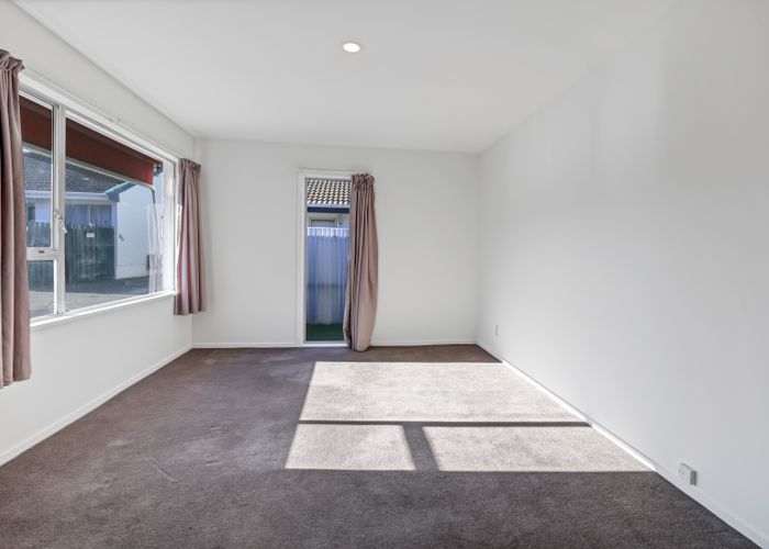  at 2/8 Lonsdale Street, New Brighton, Christchurch