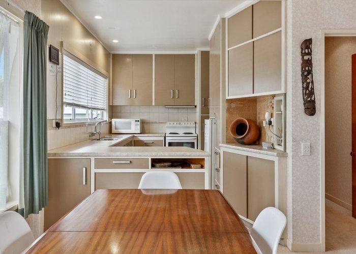  at 27 Churchill Avenue, Manurewa, Auckland