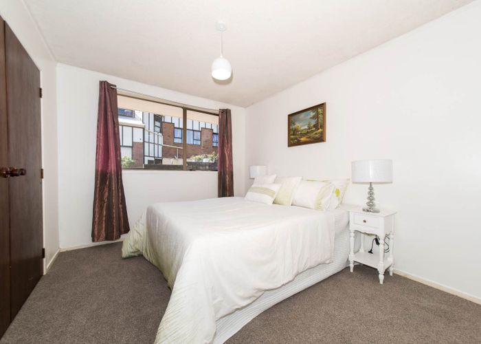  at 2/531 Mt Albert Road, Three Kings, Auckland City, Auckland