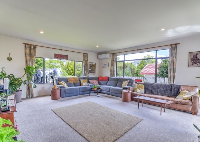  at 23 Medallion Drive, Oteha, Auckland