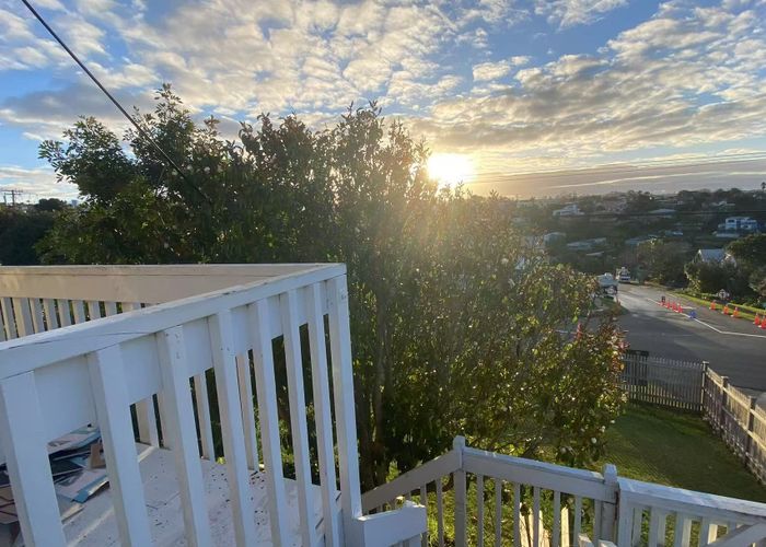  at 9/869 Beach Road, Torbay, North Shore City, Auckland