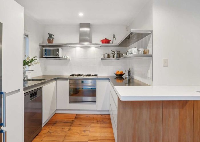  at 27 Renfrew Avenue, Sandringham, Auckland City, Auckland