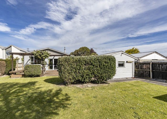 at 8 Stackhouse Avenue, Bishopdale, Christchurch City, Canterbury