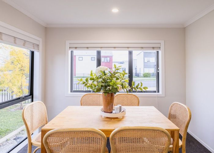  at 32 Tennille Street, Flagstaff, Hamilton