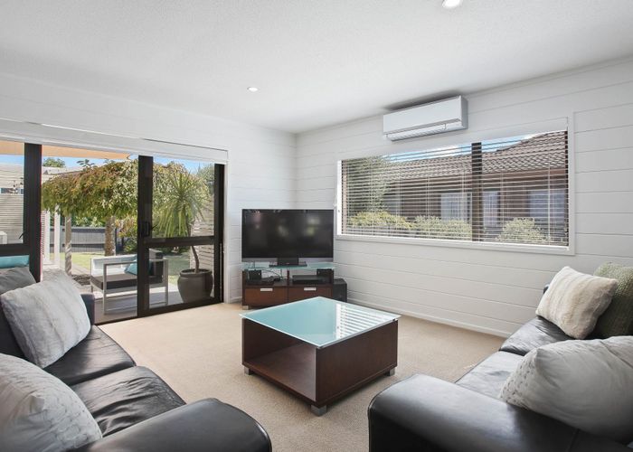  at 143 Whitford Road, Somerville, Manukau