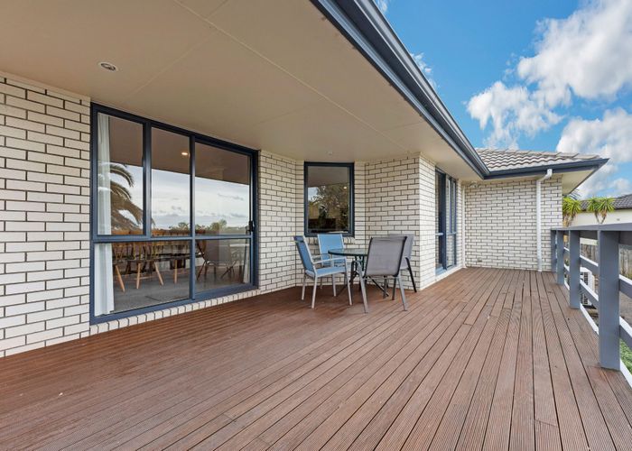  at 14 San Carlo Court, Henderson, Auckland