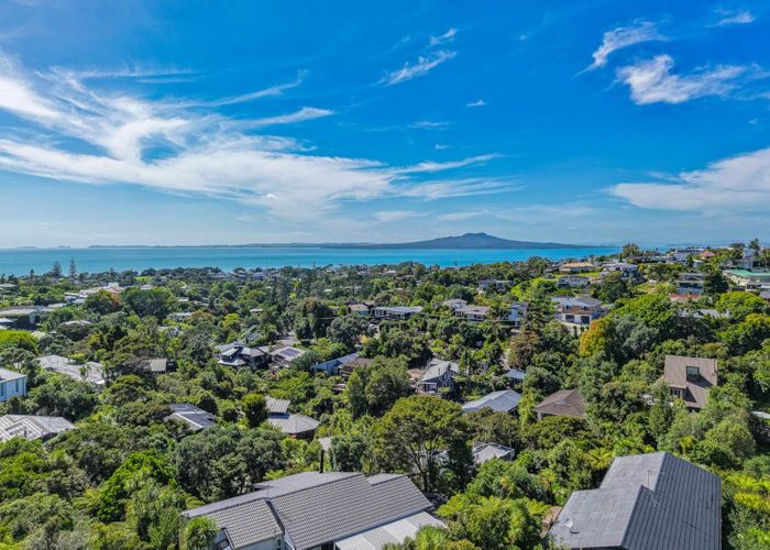  at 1/29 Aberdeen Road, Castor Bay, North Shore City, Auckland