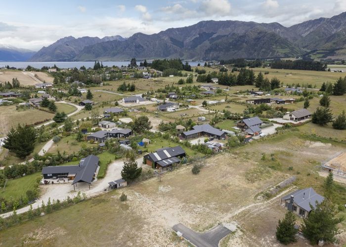  at 6 Moonraker Place, LAKE HAWEA