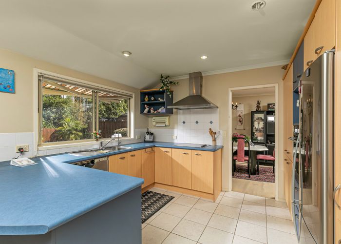  at 94 Summerland Drive, Henderson, Auckland