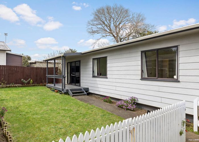  at 2/58 Riversdale Road, Avondale, Auckland