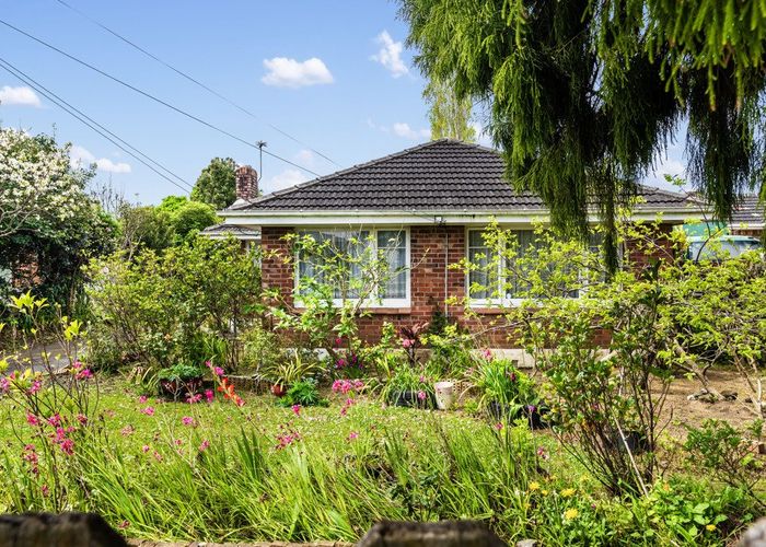  at 16 Tindall Crescent, Otara, Auckland