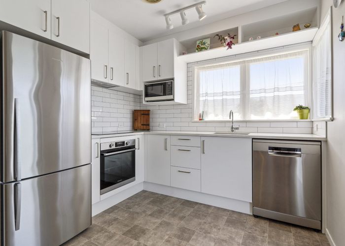  at 1/766 Beach Road, Browns Bay, Auckland