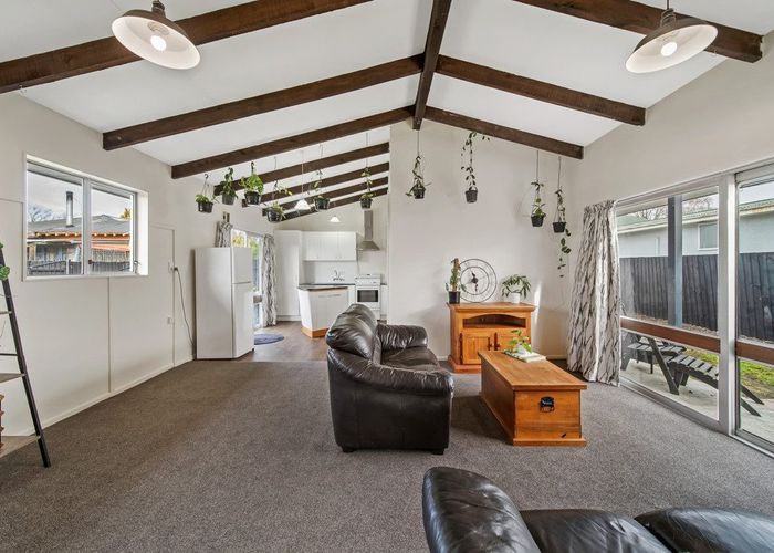  at 2/15 Sullivan Avenue, Woolston, Christchurch City, Canterbury