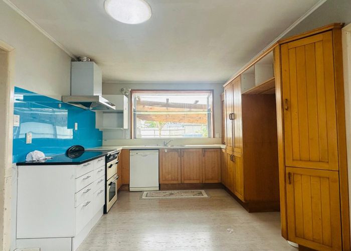  at 700 Richardson Road, Mount Roskill, Auckland City, Auckland