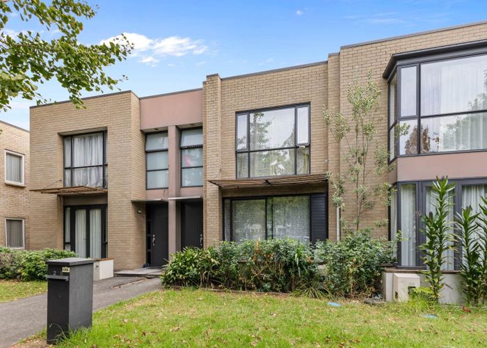  at 28 Hakawai Avenue, Takanini, Papakura, Auckland