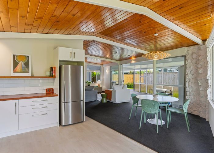  at 32 Te Moana Road, Waikanae Beach, Kapiti Coast, Wellington