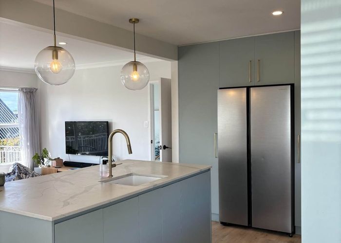  at 2/15 Hauraki Road, Hauraki, North Shore City, Auckland