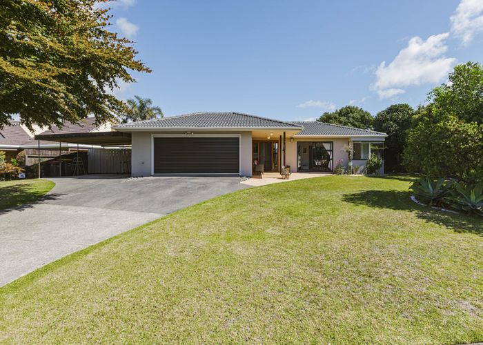  at 14 Foxbridge Lane, Conifer Grove, Takanini