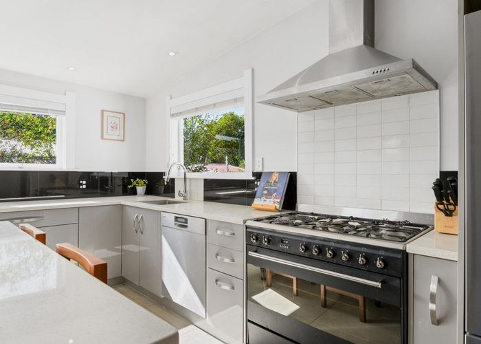  at 16 Parr Street, Frankton, Hamilton
