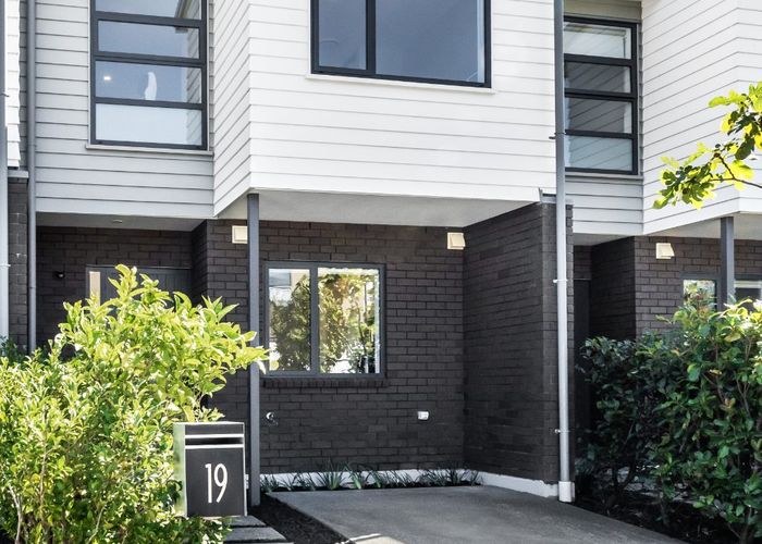  at 19 Komanawa Lane, Mount Wellington, Auckland City, Auckland