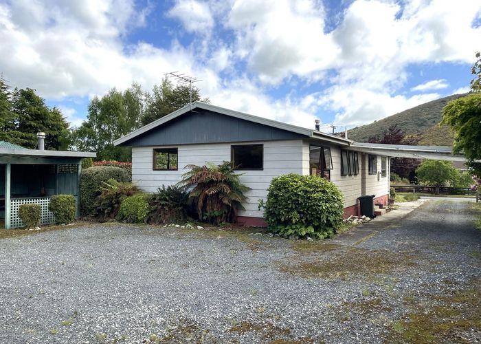  at 17 Halsey Street, Clinton