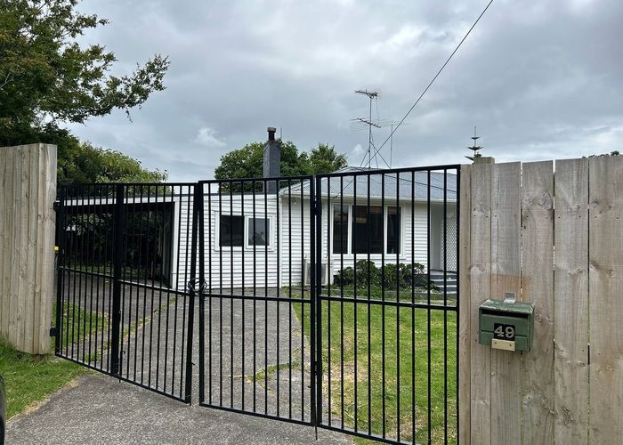  at 49 Lauderdale Road, Birkdale, North Shore City, Auckland