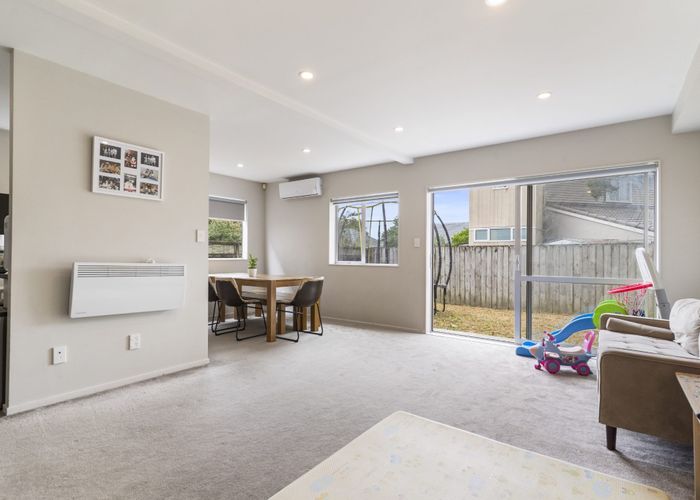  at 4/45a Swanson Road, Henderson, Waitakere City, Auckland