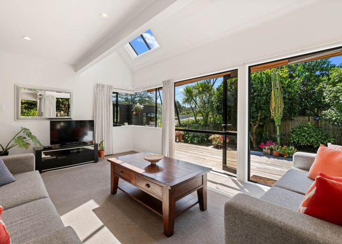  at 2/97 Beach Road, Castor Bay, Auckland