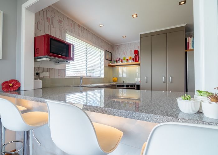  at 5 Hillview Crescent, Paparangi, Wellington
