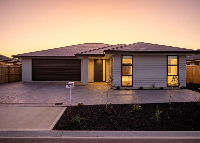  at 34 Carmine Crescent, Appleby, Richmond