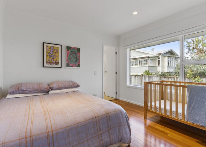  at 3/0 Vauxhall Road, Narrow Neck, Auckland