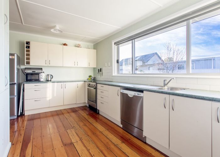  at 11 BELL ST, OTANE