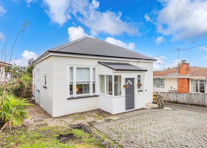  at 1/72 Gladstone Road, Northcote, North Shore City, Auckland