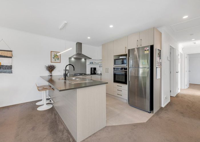  at 9 Whareatua Avenue, Takanini, Auckland