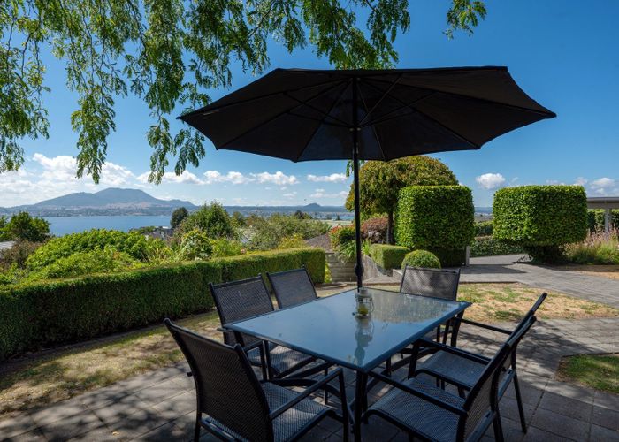  at 7 Krissell Place, Acacia Bay, Taupo