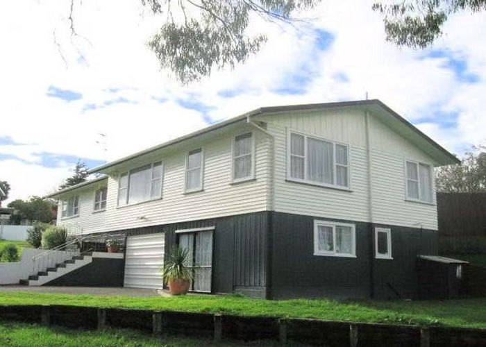  at 2 Nielsen Place, Massey, Waitakere City, Auckland
