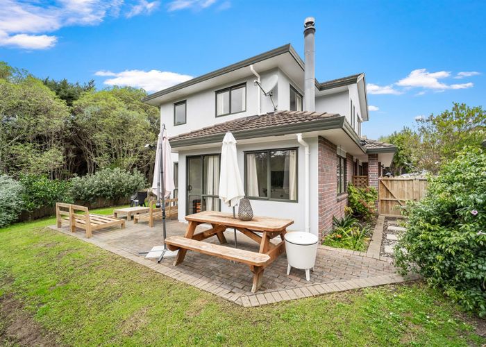  at 4/31 Roanoke Way, Albany, Auckland