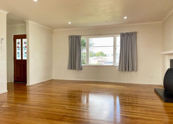  at 24 Sabulite Road, Kelston, Waitakere City, Auckland