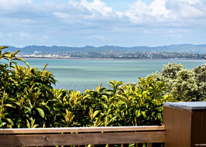  at 32 Valhalla Drive, Beach Haven, Auckland