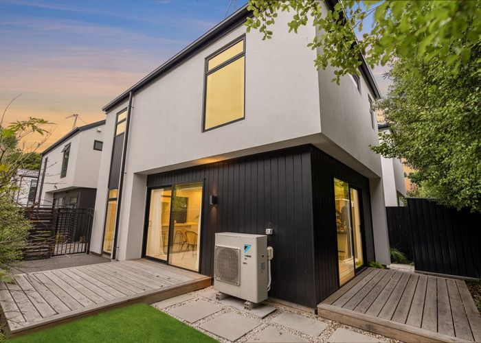  at 2/10 Brockworth Place, Riccarton, Christchurch City, Canterbury