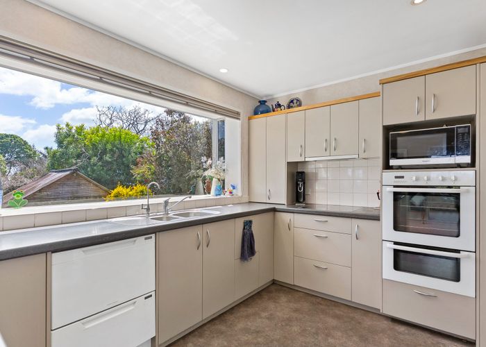  at 12 Miramar Place, Pakuranga Heights, Manukau City, Auckland
