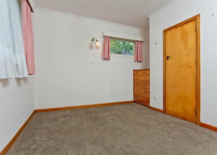  at 8 Radiata Lane, Chatswood, North Shore City, Auckland