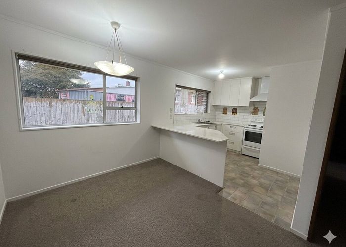  at 2/30 Gray Avenue, Mangere East, Manukau City, Auckland