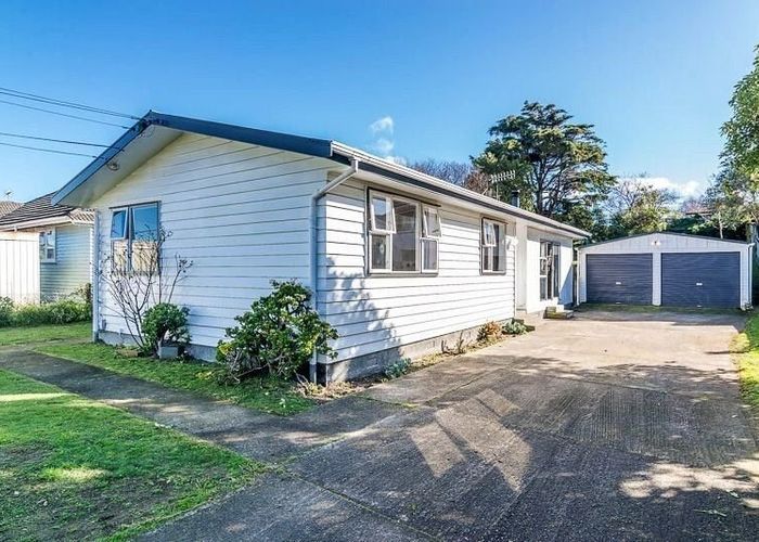  at 39 Gray Av, Paraparaumu Beach, Kapiti Coast, Wellington