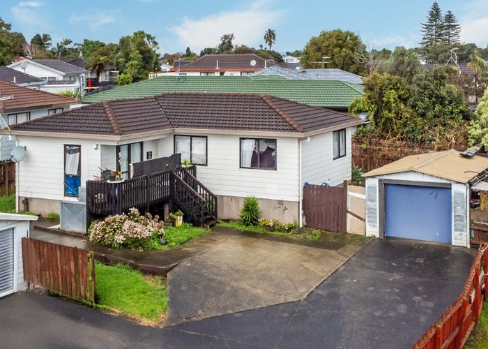 at 2/4 Myna Place, Weymouth, Manukau City, Auckland