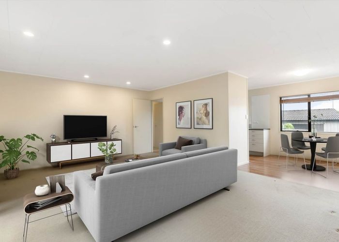  at 32 Aviemore Drive, Highland Park, Manukau City, Auckland