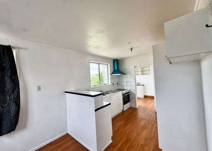  at 52 Roick Parade, Glen Eden, Waitakere City, Auckland